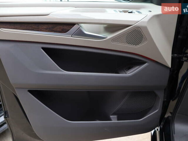 Черный Фольксваген Мультиван, объемом двигателя 2 л и пробегом 8 тыс. км за 77900 $, фото 8 на Automoto.ua