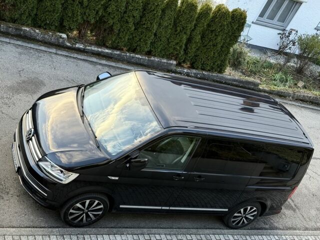 Чорний Фольксваген Мультиван, об'ємом двигуна 2 л та пробігом 175 тис. км за 43229 $, фото 23 на Automoto.ua