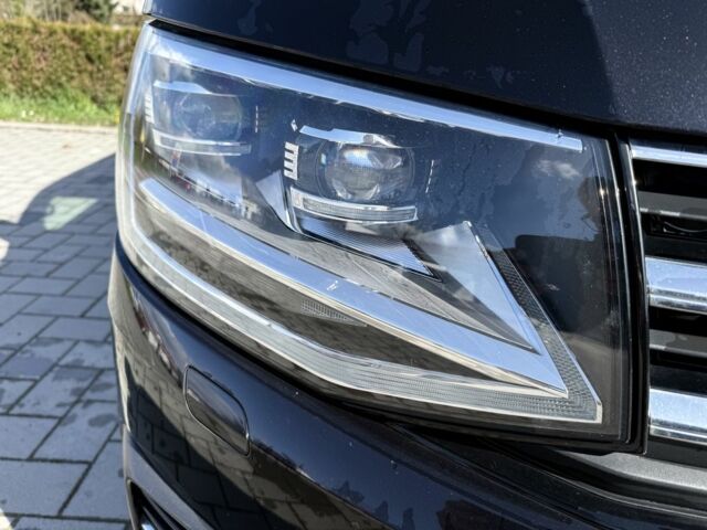 Чорний Фольксваген Мультиван, об'ємом двигуна 2 л та пробігом 175 тис. км за 43229 $, фото 14 на Automoto.ua