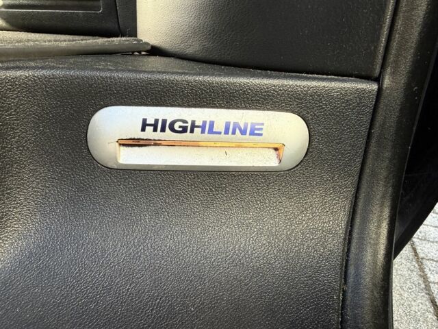 Чорний Фольксваген Мультиван, об'ємом двигуна 2 л та пробігом 175 тис. км за 43229 $, фото 13 на Automoto.ua