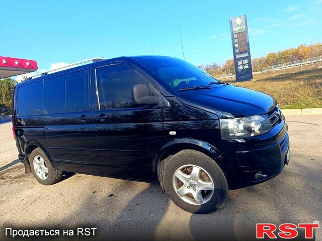 Черный Фольксваген Мультиван, объемом двигателя 3.2 л и пробегом 280 тыс. км за 14000 $, фото 7 на Automoto.ua