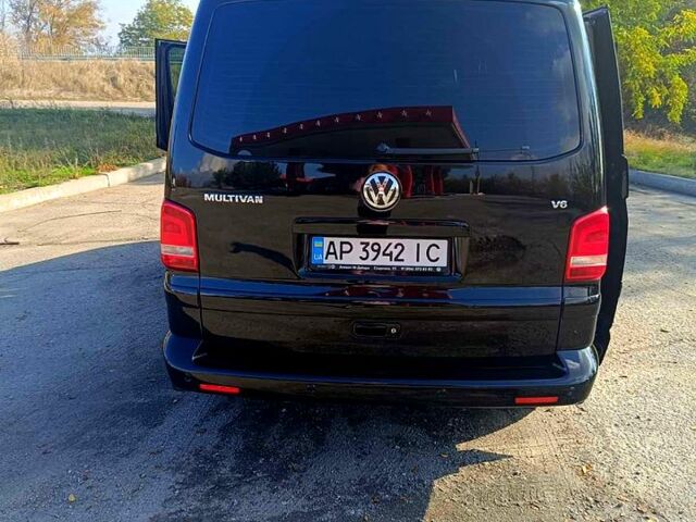 Черный Фольксваген Мультиван, объемом двигателя 3.2 л и пробегом 280 тыс. км за 15000 $, фото 6 на Automoto.ua