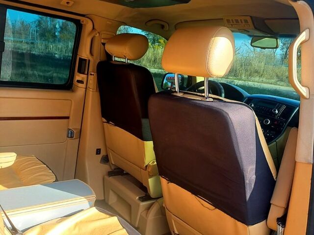 Черный Фольксваген Мультиван, объемом двигателя 3.2 л и пробегом 280 тыс. км за 14000 $, фото 13 на Automoto.ua