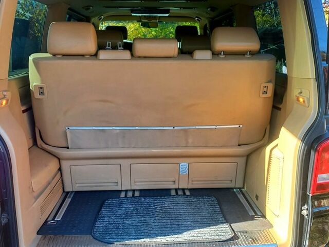 Черный Фольксваген Мультиван, объемом двигателя 3.2 л и пробегом 280 тыс. км за 14000 $, фото 12 на Automoto.ua