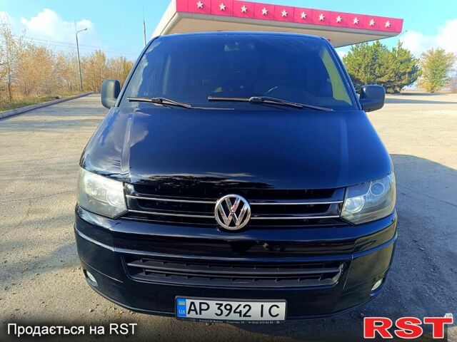 Черный Фольксваген Мультиван, объемом двигателя 3.2 л и пробегом 280 тыс. км за 14000 $, фото 2 на Automoto.ua