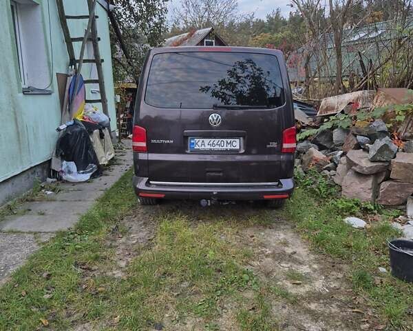 Фіолетовий Фольксваген Мультиван, об'ємом двигуна 2 л та пробігом 310 тис. км за 29000 $, фото 1 на Automoto.ua