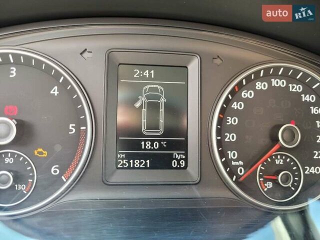 Фіолетовий Фольксваген Мультиван, об'ємом двигуна 1.98 л та пробігом 252 тис. км за 24900 $, фото 18 на Automoto.ua