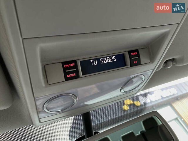 Фіолетовий Фольксваген Мультиван, об'ємом двигуна 2 л та пробігом 252 тис. км за 23900 $, фото 60 на Automoto.ua