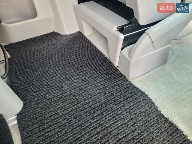 Фіолетовий Фольксваген Мультиван, об'ємом двигуна 1.98 л та пробігом 252 тис. км за 24900 $, фото 19 на Automoto.ua