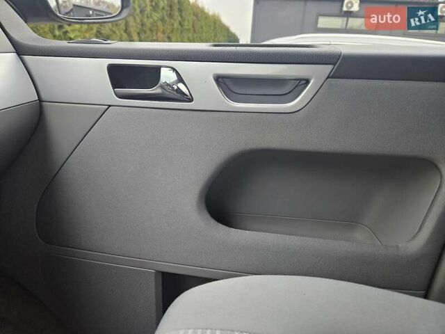 Фіолетовий Фольксваген Мультиван, об'ємом двигуна 1.98 л та пробігом 252 тис. км за 20500 $, фото 22 на Automoto.ua