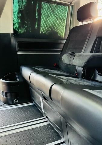 Фіолетовий Фольксваген Мультиван, об'ємом двигуна 1.97 л та пробігом 237 тис. км за 45777 $, фото 54 на Automoto.ua