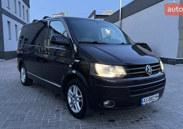Коричневий Фольксваген Мультиван, об'ємом двигуна 2 л та пробігом 225 тис. км за 20000 $, фото 7 на Automoto.ua