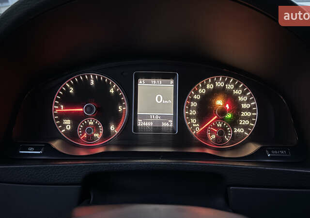 Коричневий Фольксваген Мультиван, об'ємом двигуна 2 л та пробігом 225 тис. км за 20000 $, фото 17 на Automoto.ua