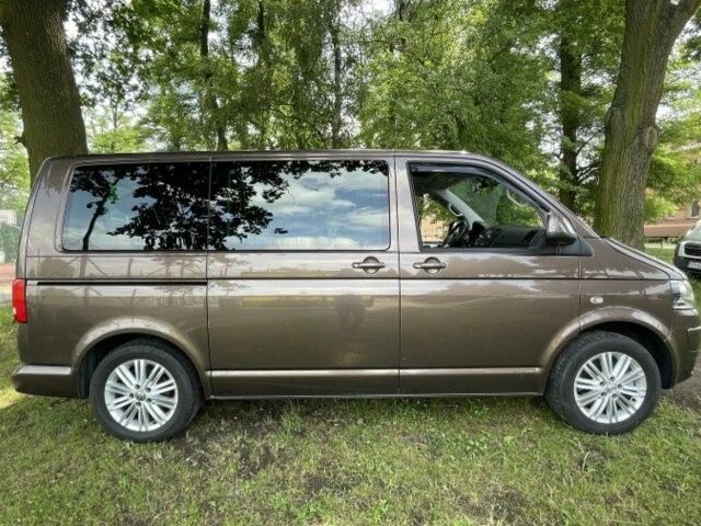 Фольксваген Мультиван 2010 в Белой Церкве на Automoto.ua Коричневый Фольксваген Мультиван, объемом двигателя 2 л и пробегом 268 тыс. км за 8550 $, фото 1 на Automoto.ua