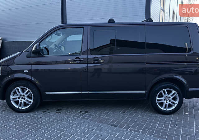 Коричневий Фольксваген Мультиван, об'ємом двигуна 2 л та пробігом 225 тис. км за 20000 $, фото 2 на Automoto.ua