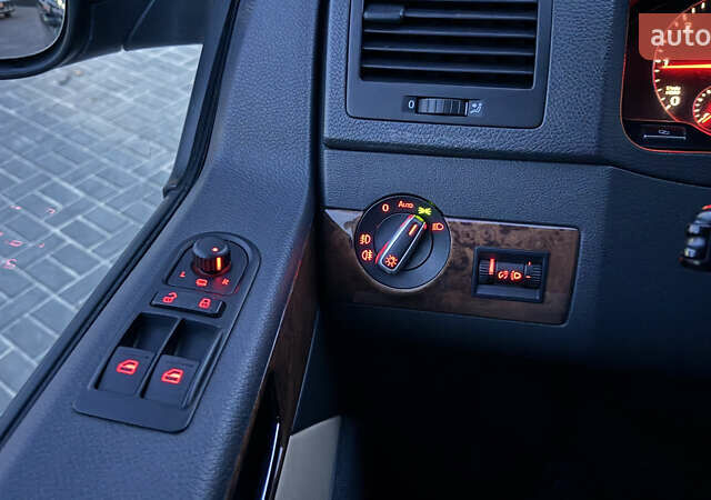 Коричневий Фольксваген Мультиван, об'ємом двигуна 2 л та пробігом 225 тис. км за 20000 $, фото 18 на Automoto.ua