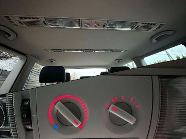 Коричневый Фольксваген Мультиван, объемом двигателя 2 л и пробегом 290 тыс. км за 8200 $, фото 6 на Automoto.ua