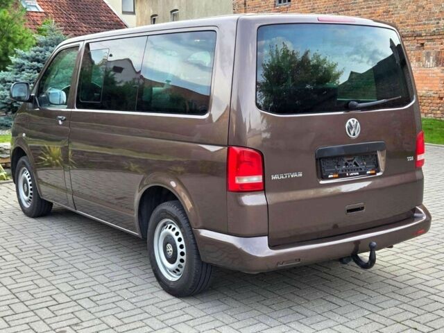 Коричневий Фольксваген Мультиван, об'ємом двигуна 2 л та пробігом 278 тис. км за 8200 $, фото 5 на Automoto.ua