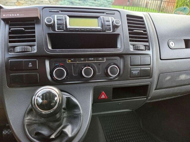 Коричневый Фольксваген Мультиван, объемом двигателя 2 л и пробегом 278 тыс. км за 8000 $, фото 20 на Automoto.ua