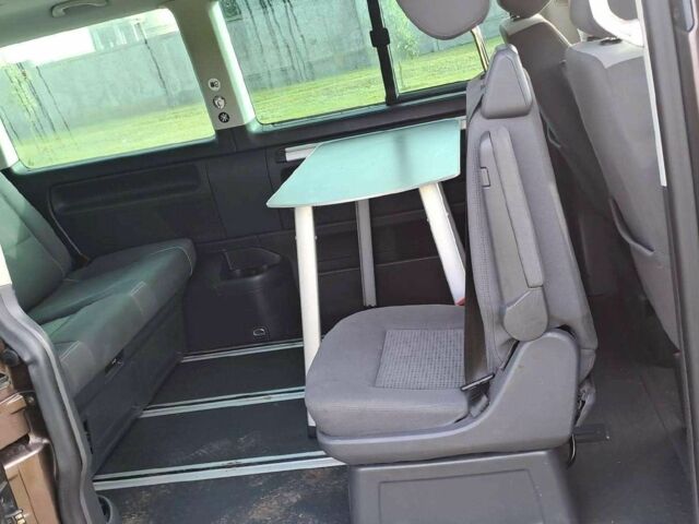 Коричневый Фольксваген Мультиван, объемом двигателя 2 л и пробегом 278 тыс. км за 8000 $, фото 17 на Automoto.ua