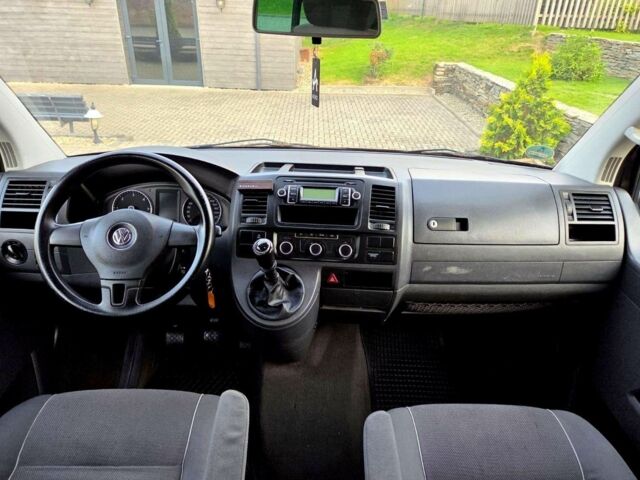 Коричневий Фольксваген Мультиван, об'ємом двигуна 2 л та пробігом 278 тис. км за 8150 $, фото 10 на Automoto.ua