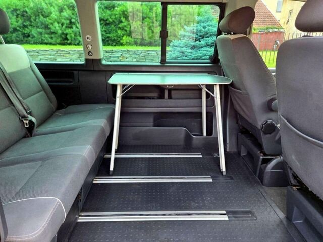 Коричневий Фольксваген Мультиван, об'ємом двигуна 2 л та пробігом 278 тис. км за 8150 $, фото 15 на Automoto.ua