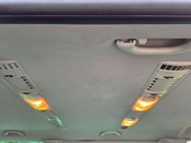 Коричневий Фольксваген Мультиван, об'ємом двигуна 2 л та пробігом 278 тис. км за 8150 $, фото 20 на Automoto.ua