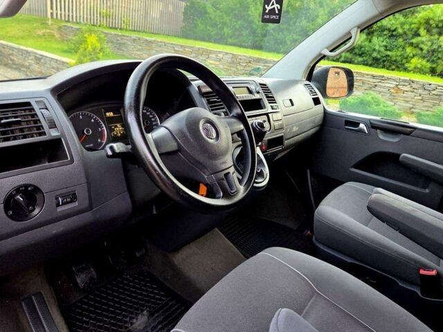 Коричневий Фольксваген Мультиван, об'ємом двигуна 2 л та пробігом 278 тис. км за 8150 $, фото 11 на Automoto.ua