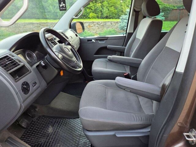 Коричневый Фольксваген Мультиван, объемом двигателя 2 л и пробегом 278 тыс. км за 8000 $, фото 11 на Automoto.ua