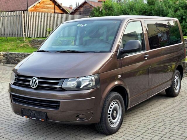 Коричневий Фольксваген Мультиван, об'ємом двигуна 2 л та пробігом 278 тис. км за 8000 $, фото 9 на Automoto.ua