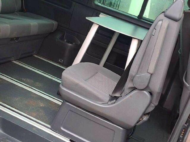 Коричневый Фольксваген Мультиван, объемом двигателя 2 л и пробегом 278 тыс. км за 8000 $, фото 16 на Automoto.ua