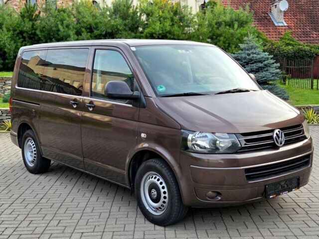 Коричневый Фольксваген Мультиван, объемом двигателя 2 л и пробегом 278 тыс. км за 8000 $, фото 2 на Automoto.ua