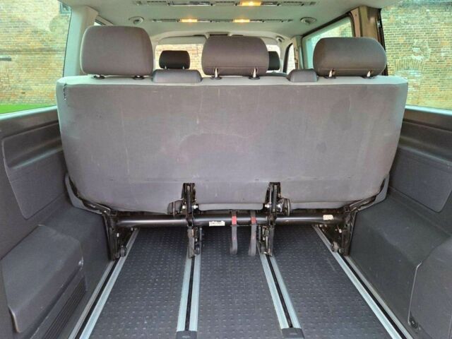 Коричневий Фольксваген Мультиван, об'ємом двигуна 2 л та пробігом 278 тис. км за 8150 $, фото 23 на Automoto.ua