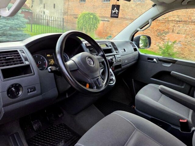 Коричневий Фольксваген Мультиван, об'ємом двигуна 2 л та пробігом 278 тис. км за 8200 $, фото 13 на Automoto.ua