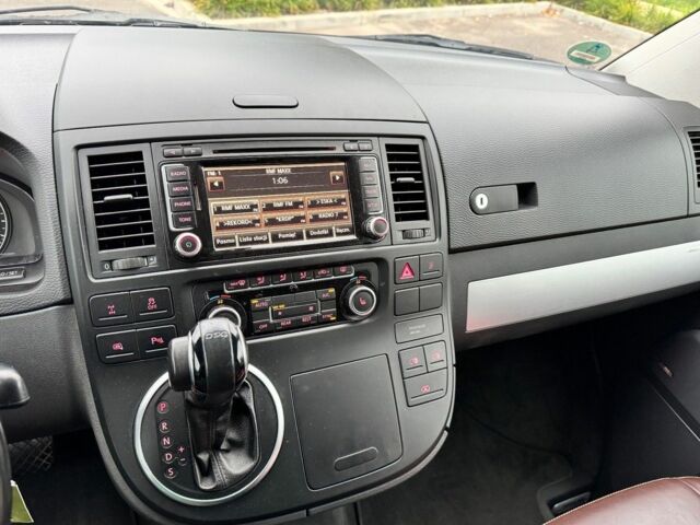 Коричневий Фольксваген Мультиван, об'ємом двигуна 2 л та пробігом 226 тис. км за 10200 $, фото 23 на Automoto.ua