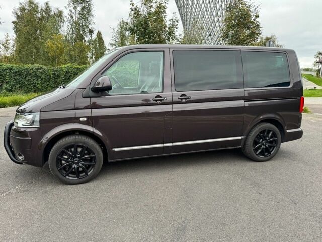 Коричневий Фольксваген Мультиван, об'ємом двигуна 2 л та пробігом 226 тис. км за 10200 $, фото 9 на Automoto.ua