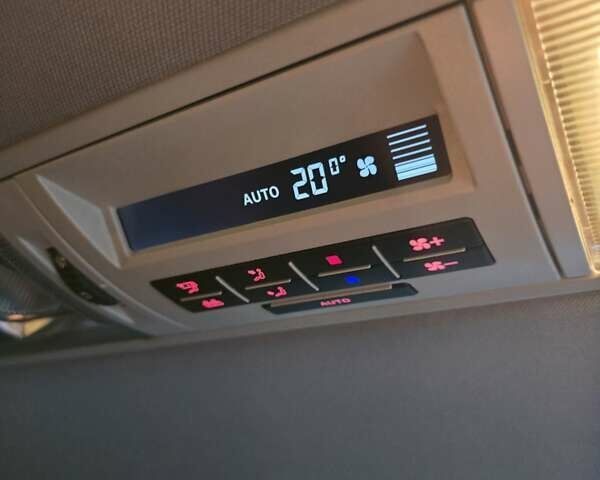 Коричневый Фольксваген Мультиван, объемом двигателя 1.97 л и пробегом 325 тыс. км за 25000 $, фото 22 на Automoto.ua