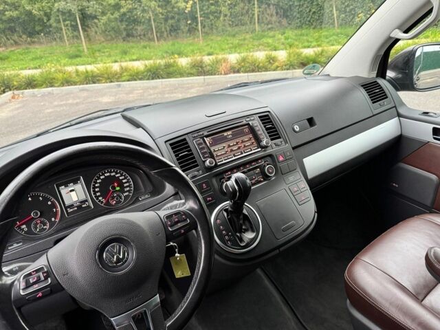 Коричневий Фольксваген Мультиван, об'ємом двигуна 2 л та пробігом 226 тис. км за 10200 $, фото 19 на Automoto.ua