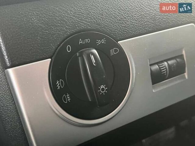 Коричневий Фольксваген Мультиван, об'ємом двигуна 1.97 л та пробігом 240 тис. км за 23000 $, фото 10 на Automoto.ua