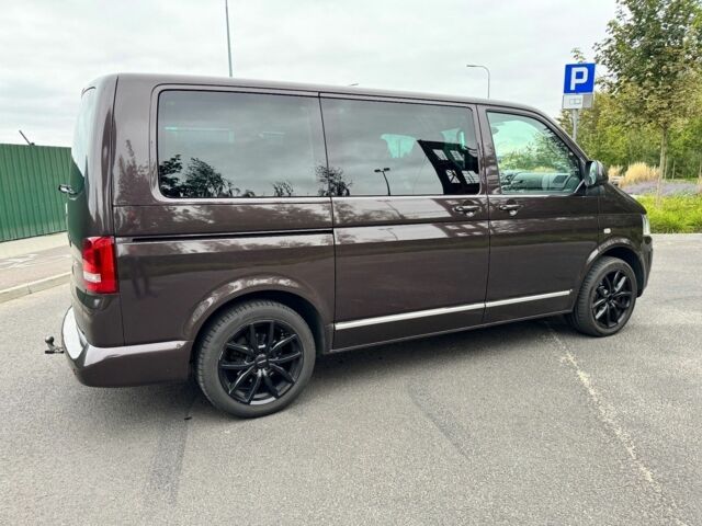 Коричневий Фольксваген Мультиван, об'ємом двигуна 2 л та пробігом 226 тис. км за 10200 $, фото 2 на Automoto.ua