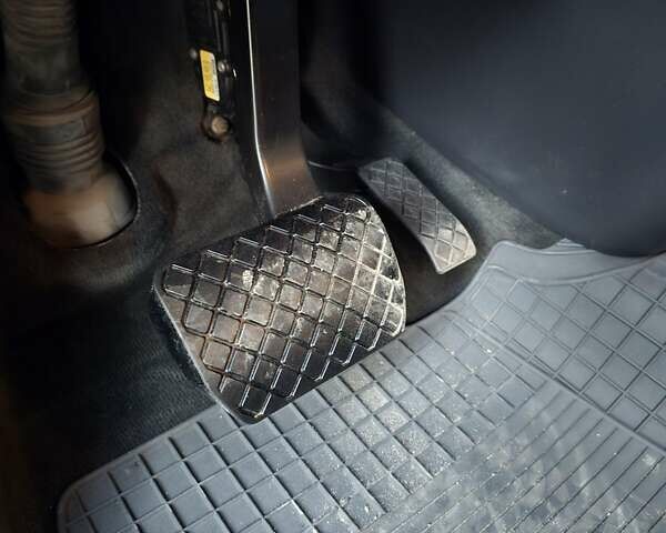 Коричневый Фольксваген Мультиван, объемом двигателя 1.97 л и пробегом 325 тыс. км за 25000 $, фото 28 на Automoto.ua