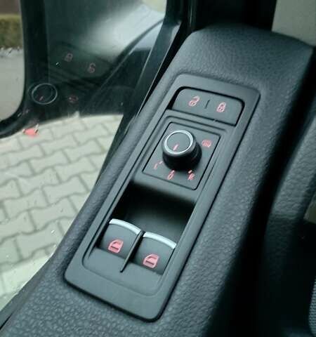 Коричневий Фольксваген Мультиван, об'ємом двигуна 1.97 л та пробігом 277 тис. км за 35990 $, фото 15 на Automoto.ua