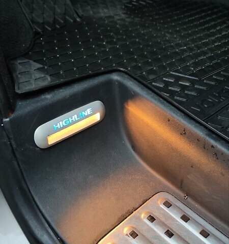 Коричневий Фольксваген Мультиван, об'ємом двигуна 1.97 л та пробігом 277 тис. км за 35990 $, фото 19 на Automoto.ua