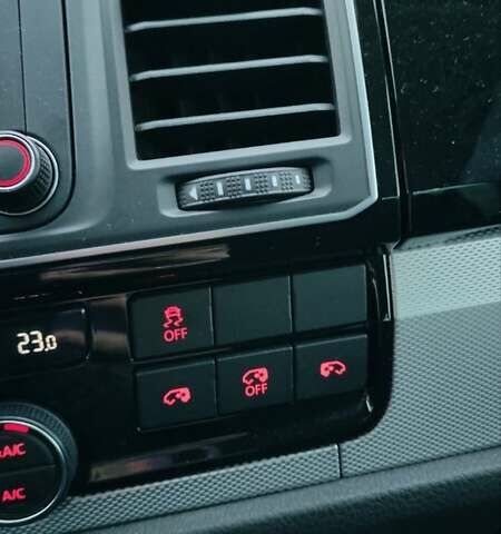 Коричневий Фольксваген Мультиван, об'ємом двигуна 1.97 л та пробігом 277 тис. км за 35990 $, фото 18 на Automoto.ua