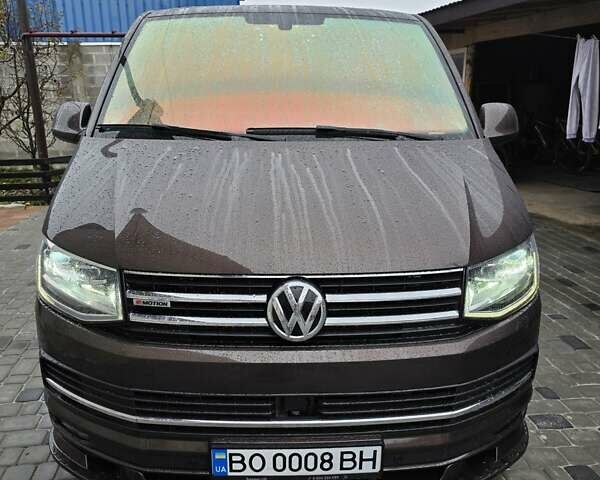 Коричневый Фольксваген Мультиван, объемом двигателя 2 л и пробегом 92 тыс. км за 59000 $, фото 1 на Automoto.ua