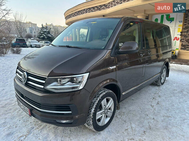 Коричневий Фольксваген Мультиван, об'ємом двигуна 2 л та пробігом 254 тис. км за 36500 $, фото 1 на Automoto.ua