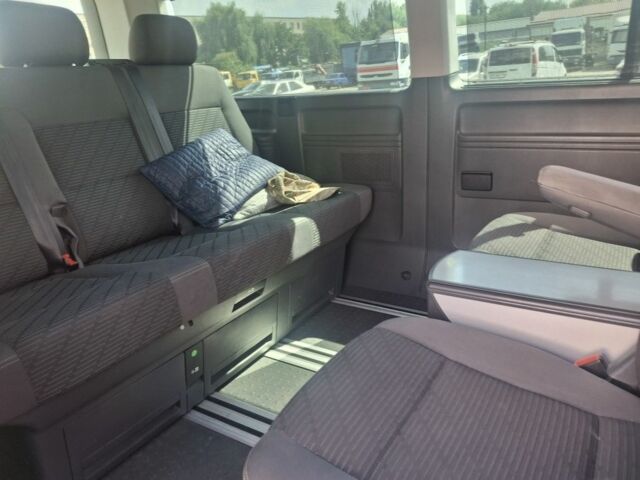 Коричневий Фольксваген Мультиван, об'ємом двигуна 2 л та пробігом 252 тис. км за 22000 $, фото 4 на Automoto.ua