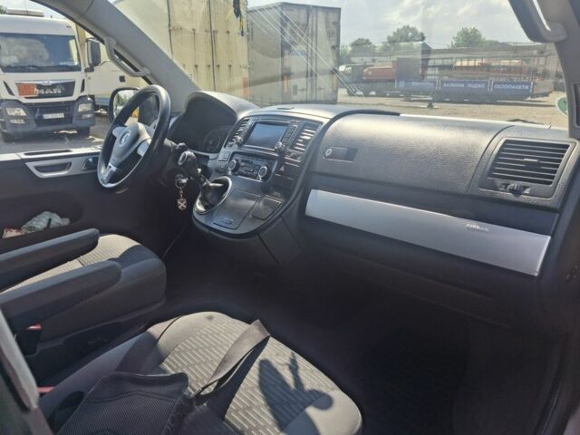 Коричневий Фольксваген Мультиван, об'ємом двигуна 2 л та пробігом 252 тис. км за 22000 $, фото 5 на Automoto.ua