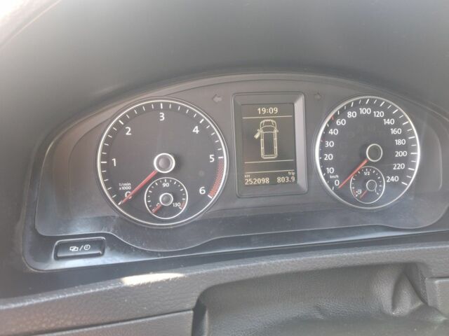 Коричневий Фольксваген Мультиван, об'ємом двигуна 2 л та пробігом 252 тис. км за 22000 $, фото 7 на Automoto.ua