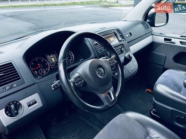 Червоний Фольксваген Мультиван, об'ємом двигуна 1.98 л та пробігом 203 тис. км за 26000 $, фото 13 на Automoto.ua